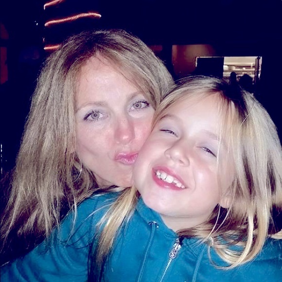 Meet your Posher, Maureen - Picture 1 of 2